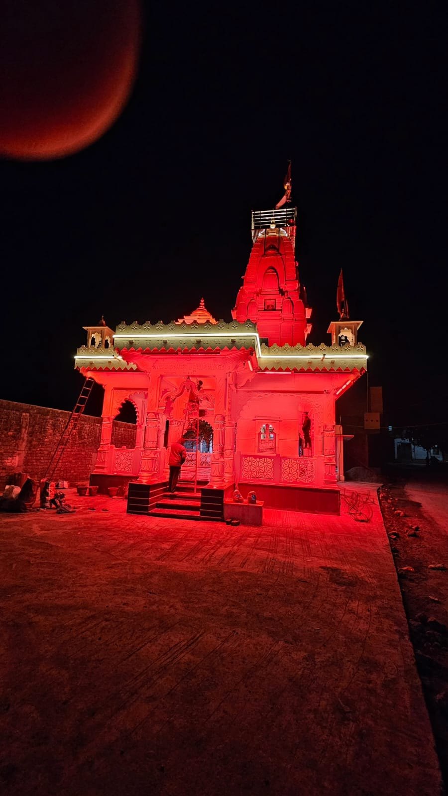 Shree Sankatmochan Hanuman Mandir — RGB Red Illumination – temple façade lighting project